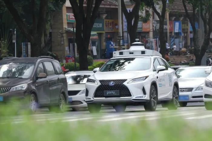 斬獲新身份證！小馬智行中標出租車運營許可