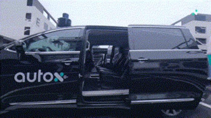 AutoX發布中國首個大型RoboTaxi運營中心網絡，覆蓋北上廣深十大基地