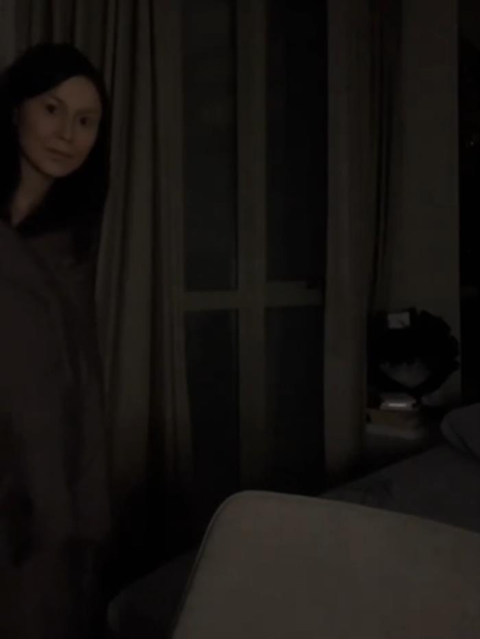 美女網(wǎng)紅迷上AI恐怖谷妝容 每張臉都讓人汗流浹背