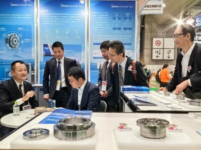 美的工業(yè)技術(shù)高性能諧波減速機亮相2023年日本東京國際機器人展會