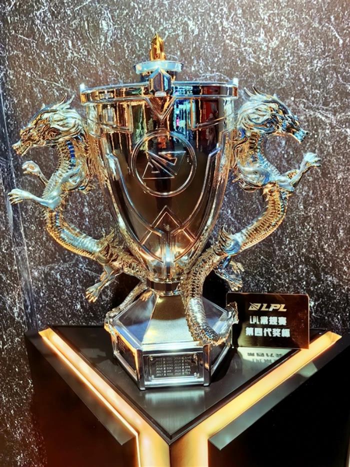 LPL 2024春季賽正式開打 首戰即巔峰！Intel 14代酷睿強力助攻、升級AI