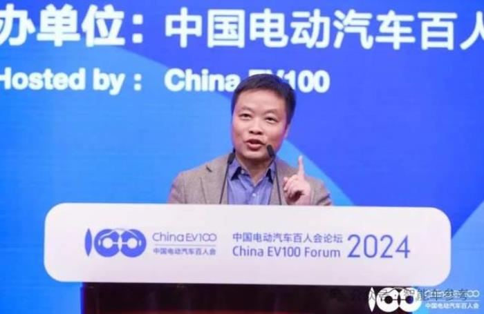 都好敢說！余承東當面通知何小鵬智駕王座易主，王云鵬諒解王傳福對無人車“不知不罪”