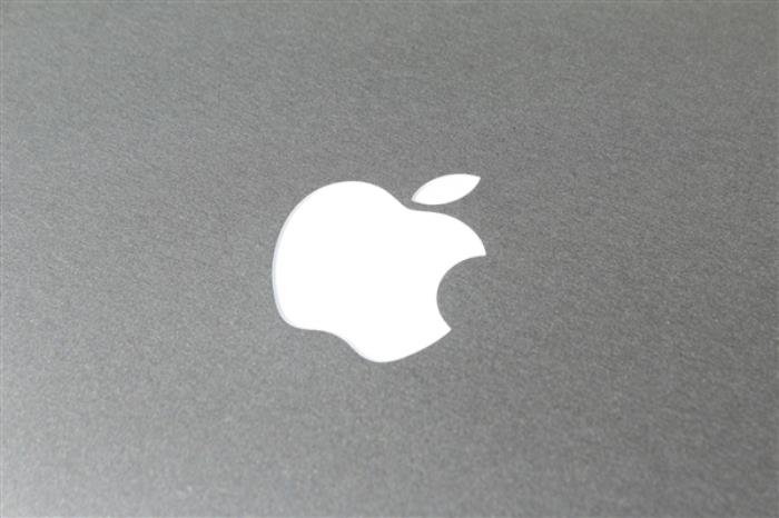 為國行蘋果iPhone16提供AI功能：百度股價直線上升暴漲6%！