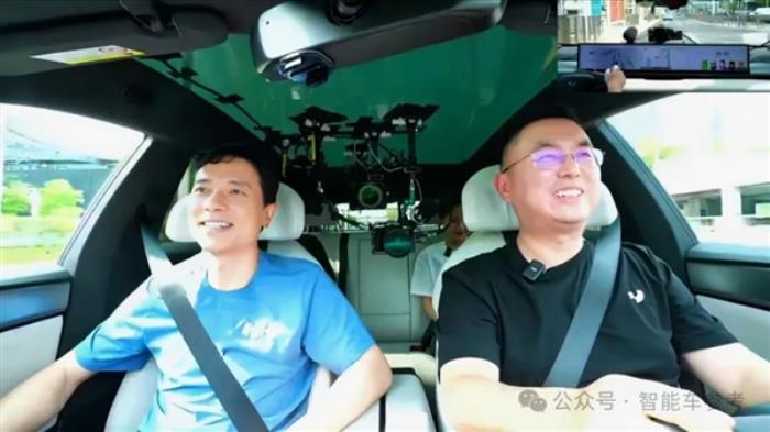 李彥宏上車直播：汽車機器人相當于司機和助理