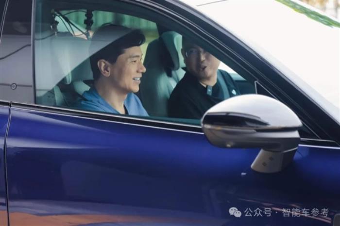 李彥宏上車直播：汽車機器人相當于司機和助理