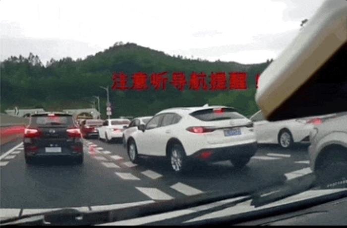 AI重新定義導(dǎo)航！彎道會(huì)車無(wú)燈路口提前預(yù)警 網(wǎng)友：高德成精了！