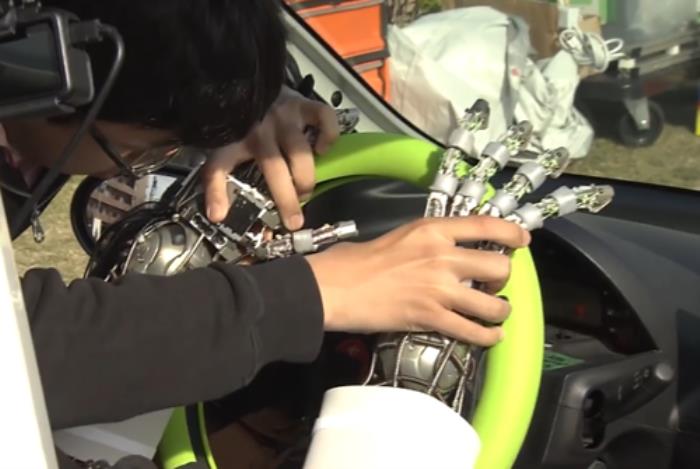 日本讓機器人學開車：車速估計飆不過輪椅