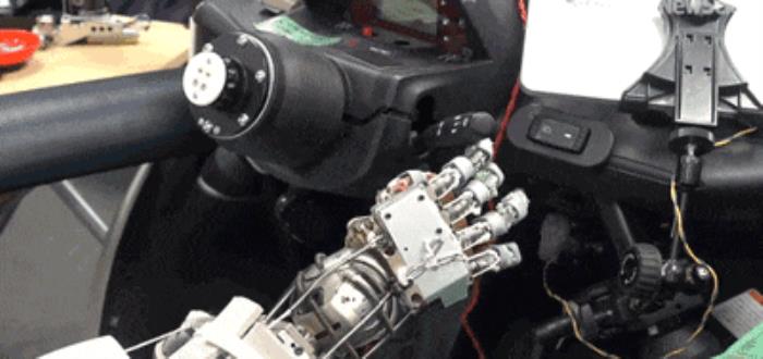 日本讓機器人學開車：車速估計飆不過輪椅