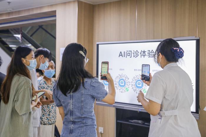 醫(yī)聯(lián)攜手廣州市紅十字會(huì)醫(yī)院開展“AI+醫(yī)生”義診活動(dòng)  共筑智能醫(yī)療新篇章