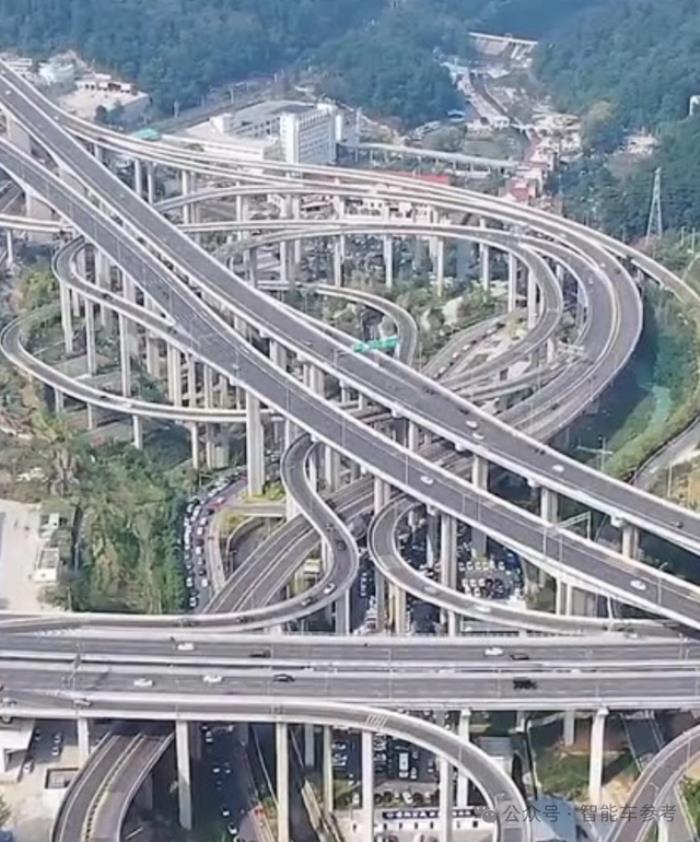 30萬!長城首款端到端智駕車型上市,魏建軍:就是第一,沒有梯隊