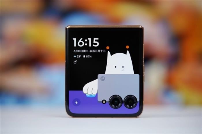 迪麗熱巴同款！聯(lián)想moto razr 50 Ultra AI元啟版哥特玫瑰發(fā)布：6999元