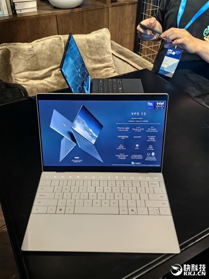AI提升1843％！酷睿Ultra 200V系列正式發布：史上最快單核、功耗驟降50％