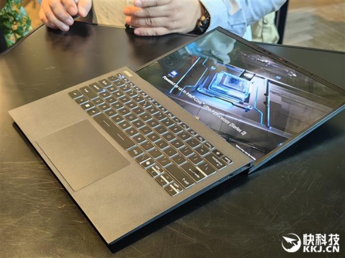AI提升1843％！酷睿Ultra 200V系列正式發布：史上最快單核、功耗驟降50％