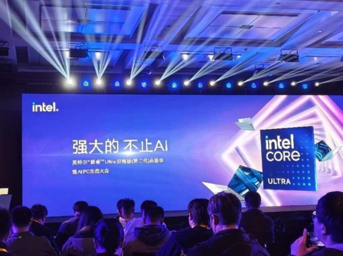 臺式機(jī)邁入AI時代！Intel酷睿Ultra 200S/200V攜30款機(jī)型齊亮相