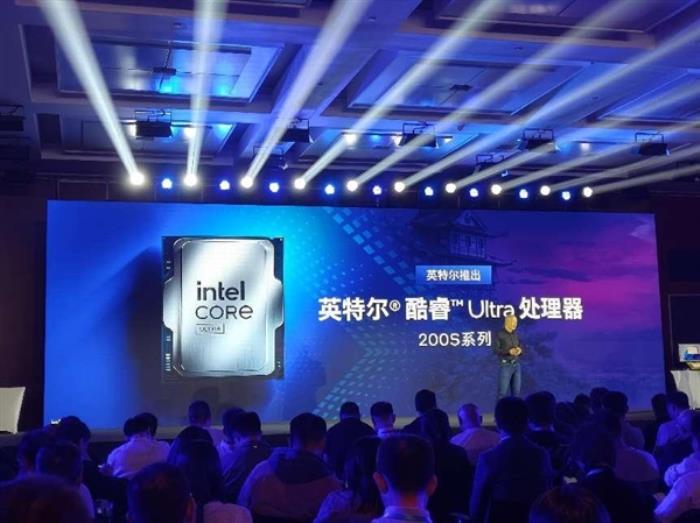 臺式機(jī)邁入AI時代！Intel酷睿Ultra 200S/200V攜30款機(jī)型齊亮相