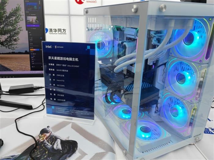 臺式機(jī)邁入AI時代！Intel酷睿Ultra 200S/200V攜30款機(jī)型齊亮相