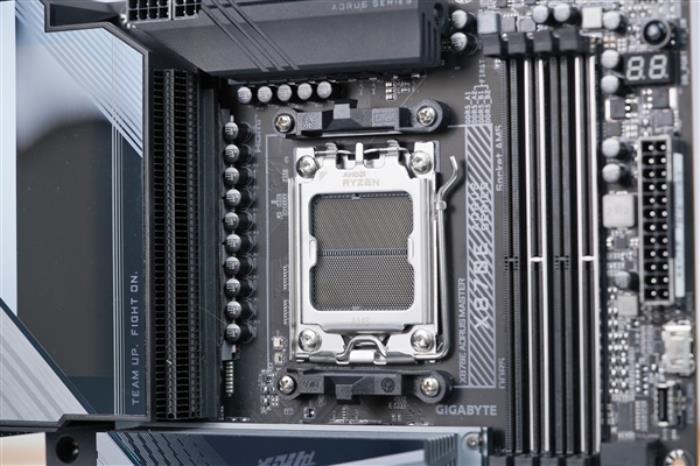 AI自動超頻！技嘉X870E AORUS MASTER超級雕主板圖賞
