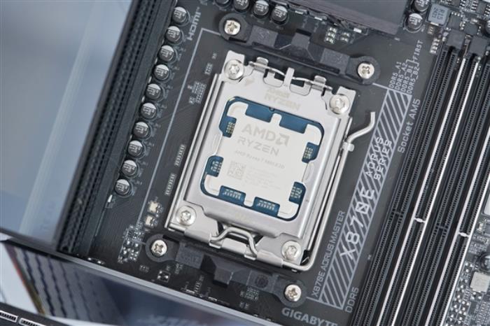 AI自動超頻！技嘉X870E AORUS MASTER超級雕主板圖賞