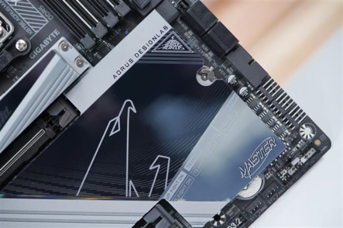 AI自動超頻！技嘉X870E AORUS MASTER超級雕主板圖賞