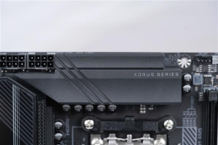 AI自動超頻！技嘉X870E AORUS MASTER超級雕主板圖賞