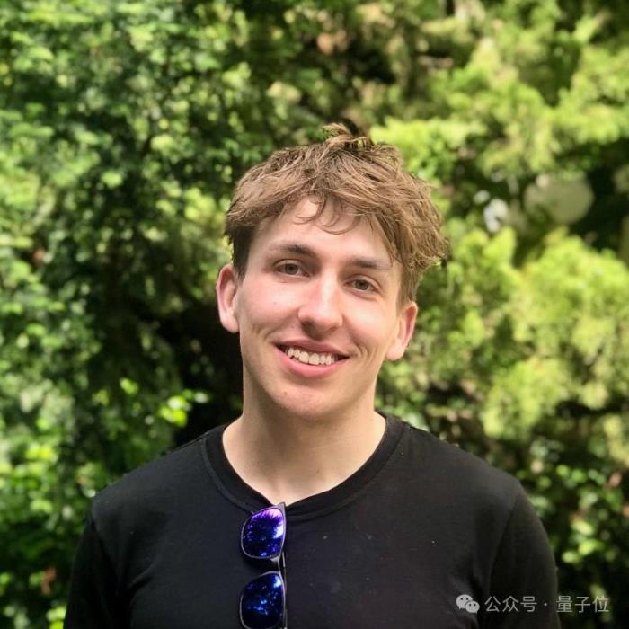 OpenAI版《Her》全量來襲:實時視頻對話,你每個動作AI都看得見