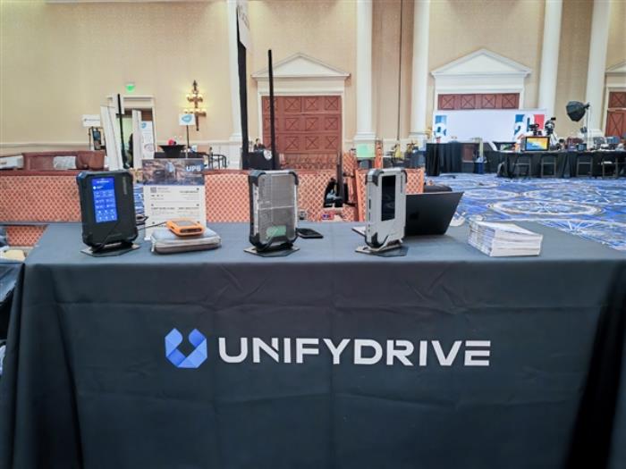 全球首款大模型AI NAS來了！極空間私有云聯合UnifyDrive亮相CES