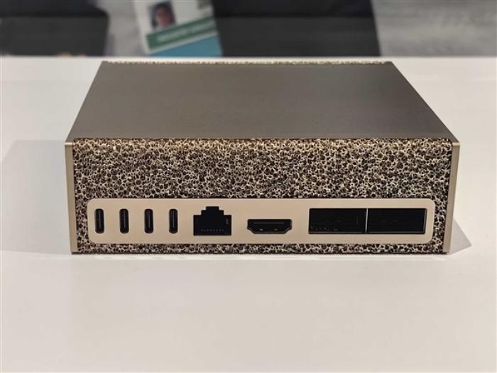 NVIDIA與聯發科發布最小AI超級電腦 分析師：產品棒、定價低