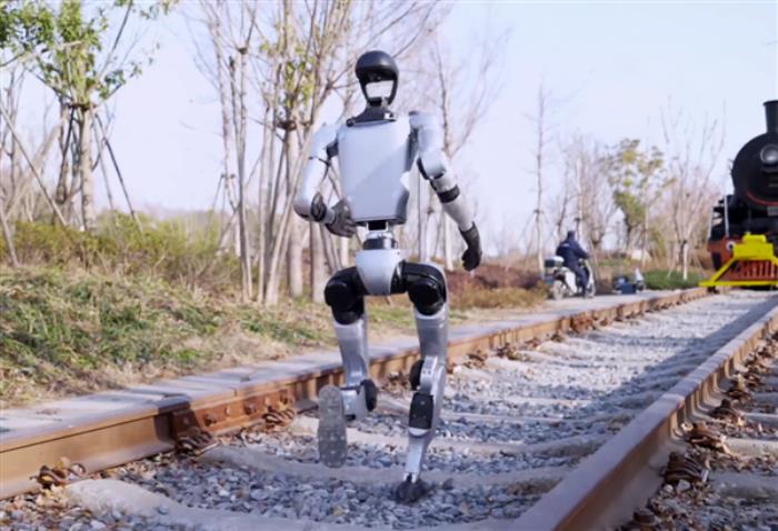 宇樹科技人形機器人再進化：全球最柔順行走、仿人奔跑