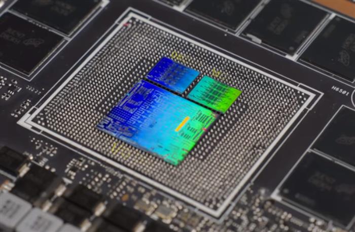 AMD最強U銳龍AI Max+ 395內核照首次揭秘：GPU面積大得恐怖！