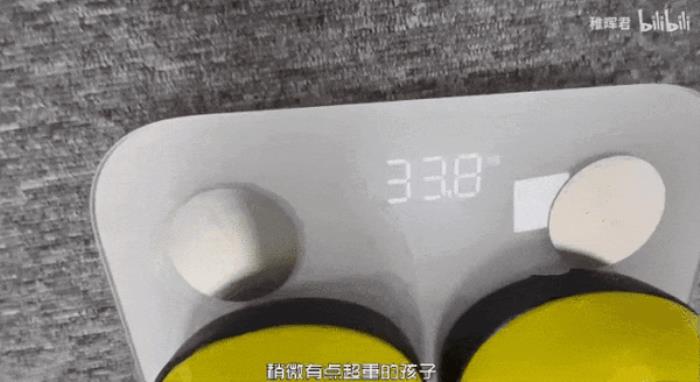 稚暉君機器人神技再現江湖！騎自行車驚呆眾人：又抽象又硬核