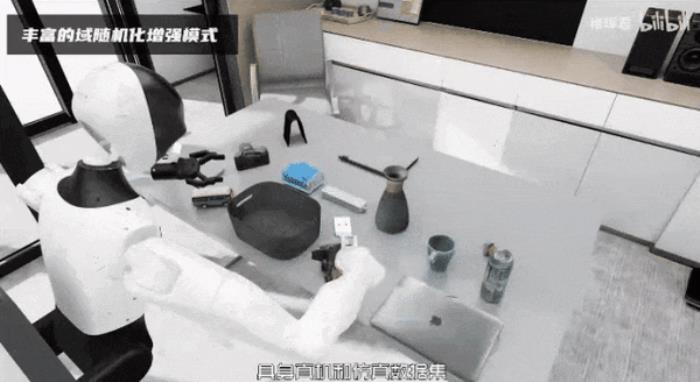 稚暉君機器人神技再現江湖！騎自行車驚呆眾人：又抽象又硬核