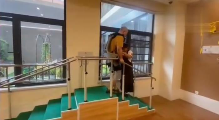 上海造外骨骼機器人1萬元起：訂單很多 正加緊研發