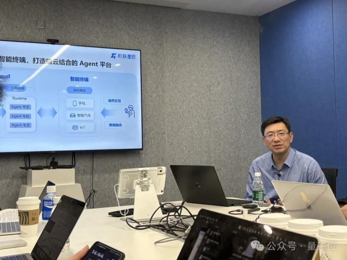 多模態=AGI入場券?階躍星辰姜大昕:死磕基座大模型,探索多模態理解生成一體化